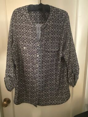 Black & White Patterned Button-Front Blouse